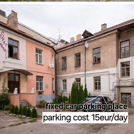 Happy Inn Toto Old Town, Self Check, Parking In The Yard, VNO Kültér fotó